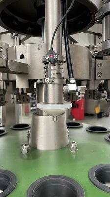 Оборудование для заполнения конденсированной молочной трубки