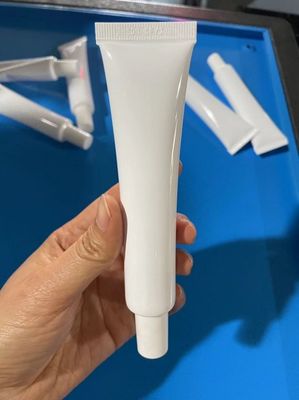 Машина автоматической мягкой пластиковой трубки заполняя и герметизируя машины алюминиевая косметическая сливк трубки зубной пасты трубки завалки