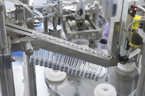 Автоматическая машина для наполнения преднаполненных шприцев с укупоркой Luer Lock, наполнения гелем и укупорки стеклянных шприцев