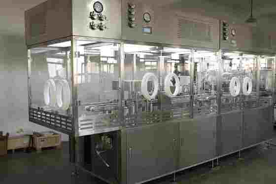 Высокоскоростная автоматизированная машина для наполнения стерильных лекарственных препаратов в предварительно заполненные шприцы РТУ