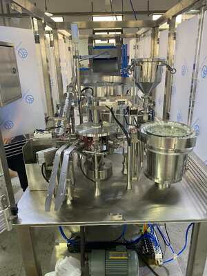 Машина для наполнения шприцев для лекарственных средств для животных